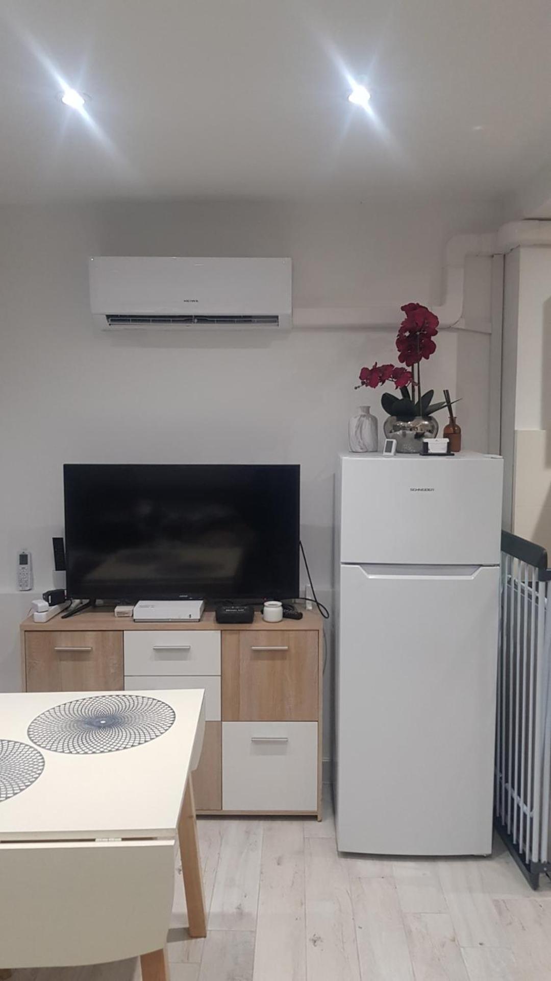 מנטון Studio Lumineux Avec Parking Proche Monaco, Nice, Plage Et Gare מראה חיצוני תמונה